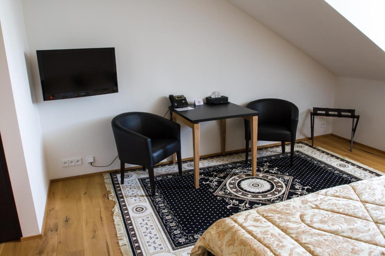 Hotel Panstvi Dlouha Lhota Bagian luar foto