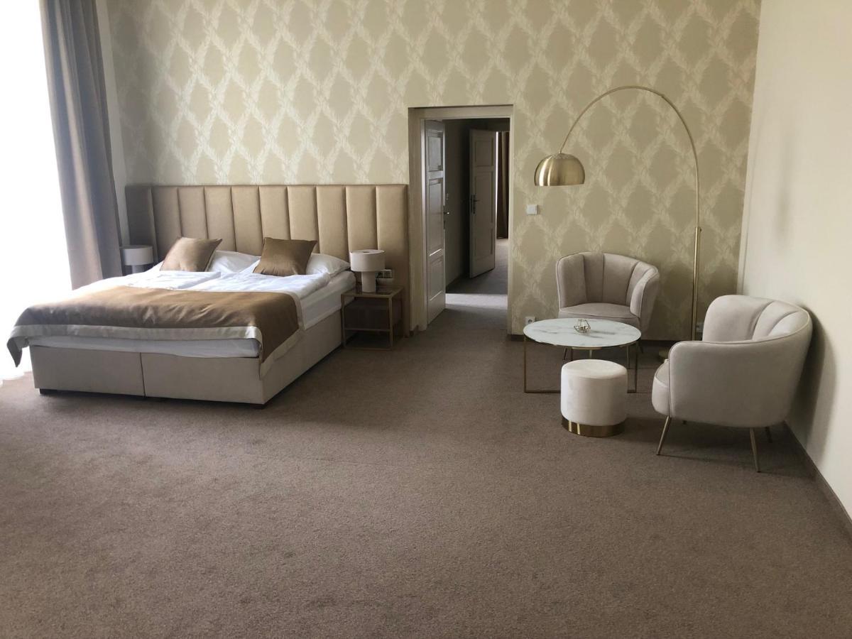 Hotel Panstvi Dlouha Lhota Bagian luar foto