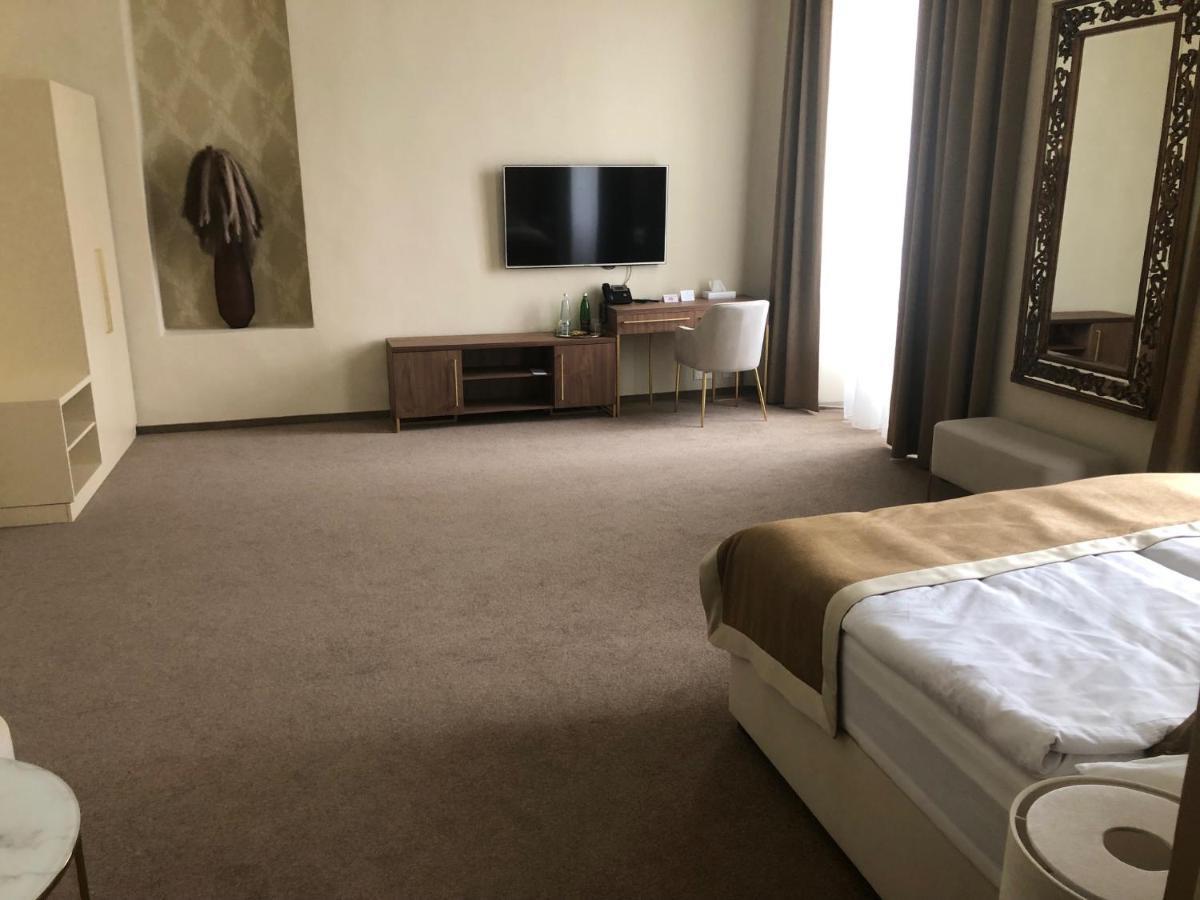 Hotel Panstvi Dlouha Lhota Bagian luar foto