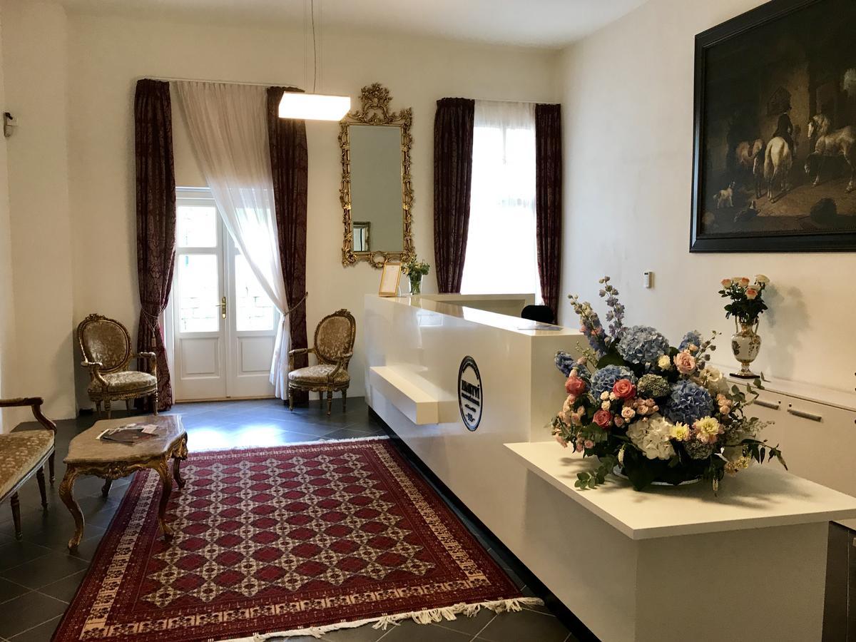Hotel Panstvi Dlouha Lhota Bagian luar foto